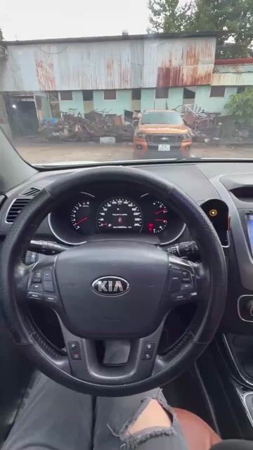 Kia Sorento 7 chỗ Trắng. Mua bán Ô tô tại Quận Phú Nhuận Tp Hồ Chí Minh được đăng bởi Thành Lộc hình 1