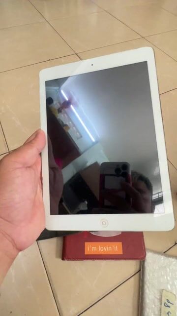 Apple iPad Air 1 128GB Bạc siver. Mua bán Máy tính bảng tại Quận 10 Tp Hồ Chí Minh được đăng bởi Luơng Thanh Tùng hình 1