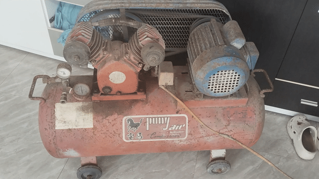 Máy nén khí Pony Air 90L 2HP Đỏ. Mua bán Đồ chuyên dụng, Giống nuôi trồng tại Quận Liên Chiểu Đà Nẵng được đăng bởi Nội thất Nguyên Vũ hình 1