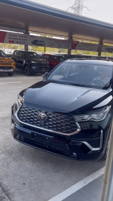 Toyota Innova Cross Hybrid Đen. Mua bán Ô tô tại Huyện Bình Chánh Tp Hồ Chí Minh được đăng bởi Nguyễn Hồng Phúc hình 1