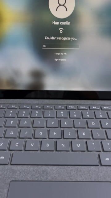 Microsoft Surface 2 Core i5 8GB/128GB. Mua bán Laptop tại Quận Bình Tân Tp Hồ Chí Minh được đăng bởi Vương Hà  hình 1