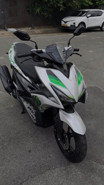 Yamaha NVX 155 V1 ABS 2017 Bạc Porsche Green Line. Mua bán Xe máy tại Quận Tân Phú Tp Hồ Chí Minh được đăng bởi Đỗ Hoàng hình 1