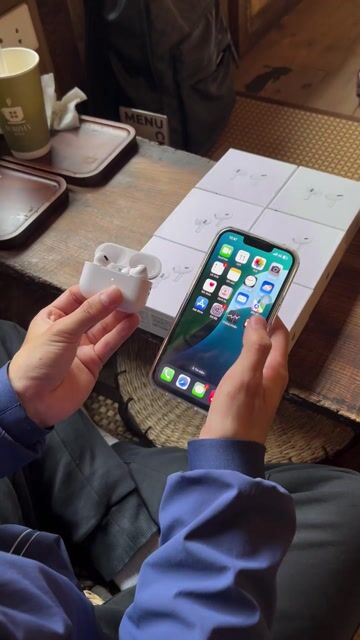 Tai nghe Apple AirPods Pro 2. Mua bán Tivi, Âm thanh tại Quận Thanh Xuân Hà Nội được đăng bởi Mạnh Đức hình 1