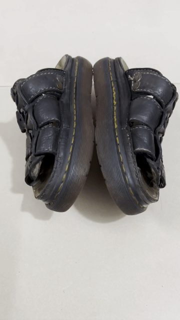 Dép Dr. Martens Nam Da Đen size 39. Mua bán Giày dép tại Quận Tân Bình Tp Hồ Chí Minh được đăng bởi tan tran hình 1