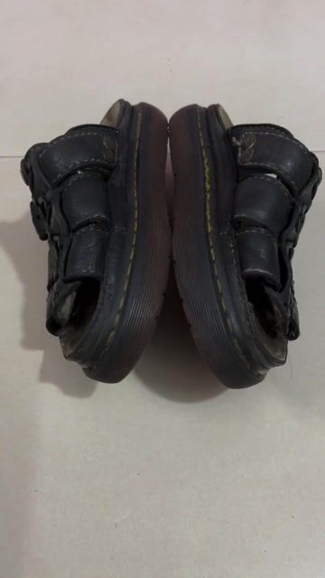 Dép Dr. Martens Nam Da Đen size 39. Mua bán Giày dép tại Quận Tân Bình Tp Hồ Chí Minh được đăng bởi tan tran hình 1