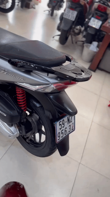 Honda SH Mode 2017 Bạc Poche.BSTP.Xe đẹp giá tốt. Mua bán Xe máy tại Quận 6 Tp Hồ Chí Minh được đăng bởi Cửa Hàng Xe Máy Hoà Bùi hình 1