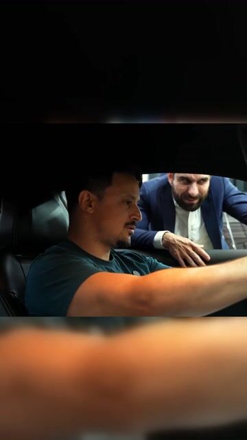 O V8 corta giro e dá chamada de lado