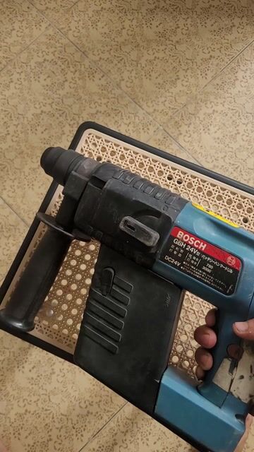 Máy khoan bê tông pin Bosch 24v pin sống kèm sạc