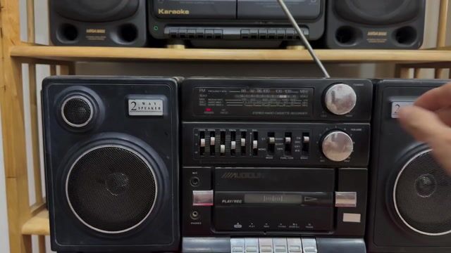 Đài radio cassette hát tốt. Mua bán Tivi, Âm thanh tại Thành phố Thuận An Bình Dương được đăng bởi Hoàng Thắng  hình 1