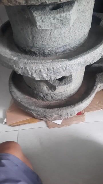 Cối đá Phú Yên Xám xanh Cổ xưa. Mua bán Đồ sưu tầm, đồ cổ tại Thành phố Tuy Hòa Phú Yên được đăng bởi Trần phú phong hình 1