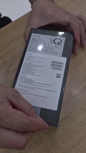 Vivo V70 5G 12GB/256GB Xám mới  99%. Mua bán Điện thoại tại Quận Bình Tân Tp Hồ Chí Minh được đăng bởi Ngoc Hien Chau hình 1
