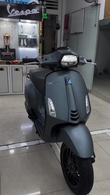 Vespa Sprint Model 2020 ( Mix Xám ghi 2025 ). Mua bán Xe máy tại Quận Phú Nhuận Tp Hồ Chí Minh được đăng bởi VESPA  PIAGGIO BẢO HƯNG Vespa cũ trả góp  hình 1