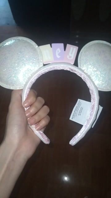 Băng đô tai chuột Disney nhũ lấp lánh đẹp mê xỉu. Mua bán Phụ kiện thời trang khác tại Huyện Quỳnh Phụ Thái Bình được đăng bởi Nguyễn Bảo Ngọc hình 1