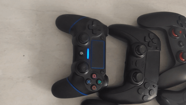 Tay cầm chơi game Đen, Trắng. Mua bán Thiết bị chơi game tại Thành phố Thủ Đức Tp Hồ Chí Minh được đăng bởi Nghĩa Tiệm Đồ Nhỏ hình 1