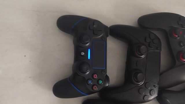 Tay cầm chơi game Đen, Trắng. Mua bán Thiết bị chơi game tại Thành phố Thủ Đức Tp Hồ Chí Minh được đăng bởi Nghĩa Tiệm Đồ Nhỏ hình 1