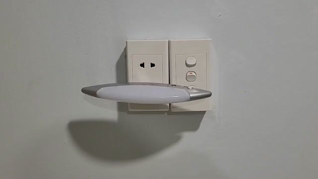 Đèn ngủ cảm ứng Briloner. Mua bán Đèn tại Quận Tân Phú Tp Hồ Chí Minh được đăng bởi Trình gia tài hình 1