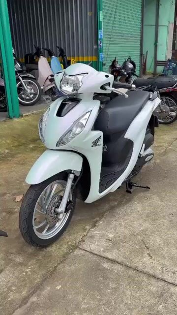 Honda Vision màu Trắng. Mua bán Xe máy tại Thị xã Bến Cát Bình Dương được đăng bởi xe máy trả góp tín nghĩa  hình 1