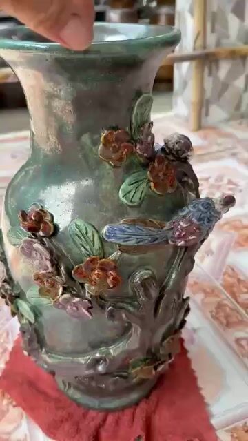 Lục bình gốm Nam bộ xưa,xanh đồng chim đắp nổi. Mua bán Đồ sưu tầm, đồ cổ tại Huyện Mỏ Cày Nam Bến Tre được đăng bởi Giang Bùi hình 1