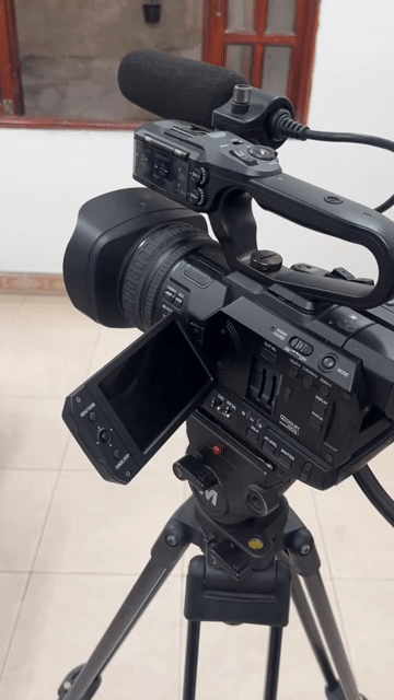 Máy quay phim JVC GY-HM180 4K Đen. Mua bán Máy ảnh, Máy quay tại Quận Phú Nhuận Tp Hồ Chí Minh được đăng bởi Nguyễn Văn Thế Anh hình 1