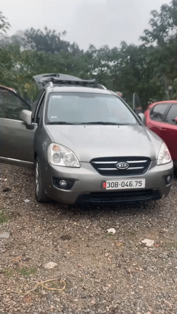 Kia Caren 7 chỗ Số tự động. Mua bán Ô tô tại Quận Hoàn Kiếm Hà Nội được đăng bởi Phạm Việt hình 1