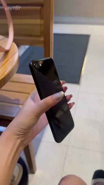 Nhượng iPhone SE 2020 128GB nguyên zin đẹp. Mua bán Điện thoại tại Quận Tây Hồ Hà Nội được đăng bởi luư niệm hình 1