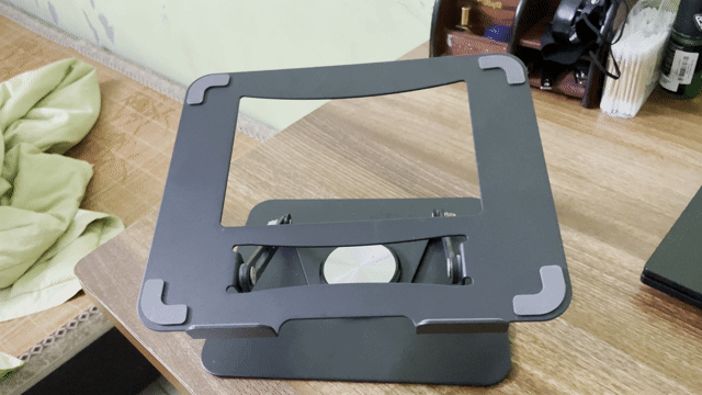 Giá đỡ laptop Kim loại Đen Giá Hời. Mua bán Phụ kiện (Màn hình, Chuột...) tại Thành phố Thanh Hóa Thanh Hóa được đăng bởi Lê Văn Đức Mạnh hình 1