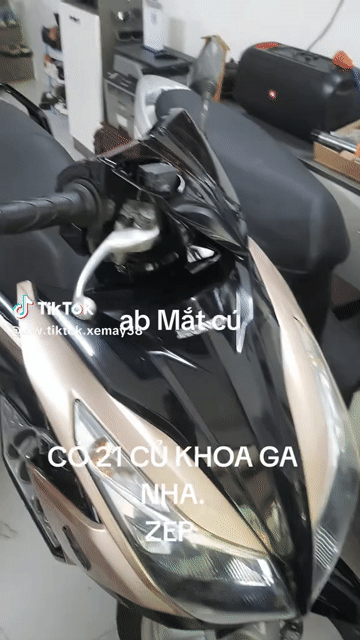 Honda Air Blade màu Vàng đồng. Mua bán Xe máy tại Quận Tân Phú Tp Hồ Chí Minh được đăng bởi thuy hình 1