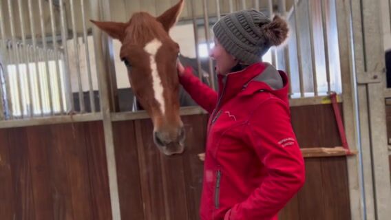 Monitrice d'équitation