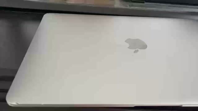 Apple MacBook Air Retina 13 i3 8GB/256GB Bạc 2020. Mua bán Laptop tại Thành phố Thủ Đức Tp Hồ Chí Minh được đăng bởi PHẠM HÙNG  hình 1