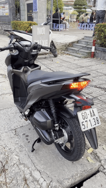 Honda Vario 150 2019 Vàng cát Nguyên zin. Mua bán Xe máy tại Thành phố Biên Hòa Đồng Nai được đăng bởi Khiêm Đỗ hình 1