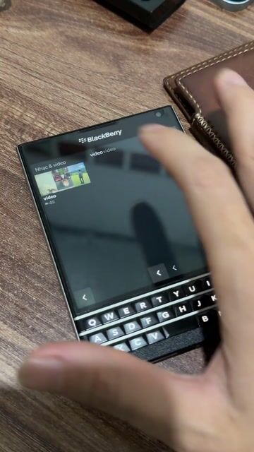Mình dư 1 máy Blackberry-30EB. Mua bán Điện thoại tại Quận Tân Bình Tp Hồ Chí Minh được đăng bởi Hồng Phát hình 1