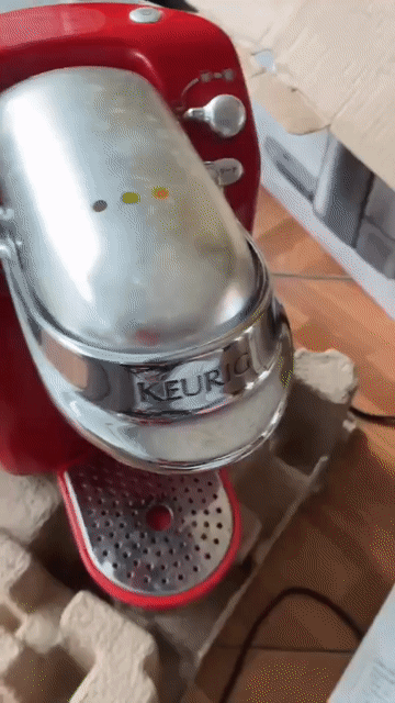 Máy pha cà phê Keurig Neotrevie Đỏ Nhật Bản. Mua bán Bếp, lò, đồ điện nhà bếp tại Thành phố Thái Nguyên Thái Nguyên được đăng bởi Dinh Mong Dung hình 1