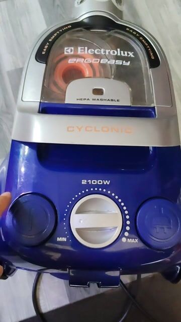 Thanh lý Máy hút bụi Electrolux ZTF7660- 2100W