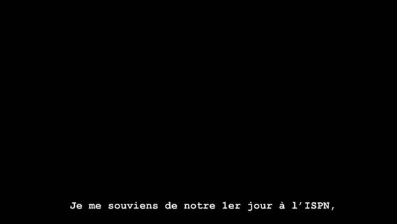 Une feuille, un papier.