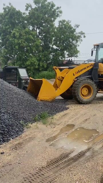 Máy xúc lật Laigong ZL25. gầu 1.5 m³ tải 1.5 tấn. Mua bán Phương tiện khác tại Huyện Thuỷ Nguyên Hải Phòng được đăng bởi Hai hình 1