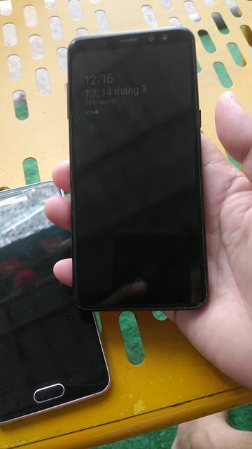 Samsung A8 2018 vs A3 2016. Mua bán Điện thoại tại Huyện Cần Giuộc Long An được đăng bởi LongAnProPK hình 1