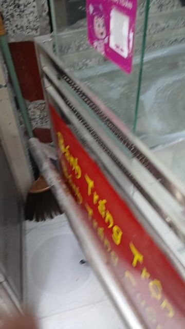 Tủ bán bánh tráng trộn. Mua bán Tủ, kệ gia đình tại Quận Tân Bình Tp Hồ Chí Minh được đăng bởi Đồ cũ giá rẻ hình 1