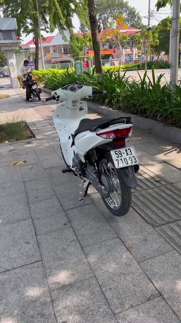 Honda Future 125 Fi Led 2022 Trắng đen. Mua bán Xe máy tại Quận 11 Tp Hồ Chí Minh được đăng bởi Hưng Từ hình 1