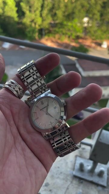 Đồng hồ Burberry BU1350 Thụy Sỹ Quartz 38mm Bạc. Mua bán Đồng hồ tại Huyện Tiên Lữ Hưng Yên được đăng bởi Sử  hình 1