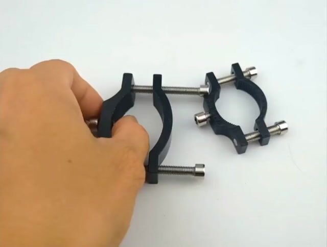🚨 KẸP GIÁ ĐỠ TREO ĐÈN BẰNG HỢP KIM NHÔM CHẮC CHẮN. Mua bán Phụ kiện (Màn hình, Chuột...) tại Quận Ninh Kiều Cần Thơ được đăng bởi Thanh Sang hình 1