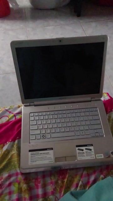 Sony Laptop Core 2 4GB Bạc. Mua bán Laptop tại Huyện Nhà Bè Tp Hồ Chí Minh được đăng bởi Thiên Ngữ Job hình 1