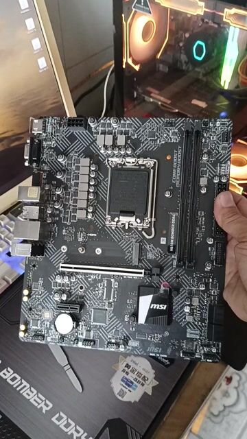 MSI H610M Bomber DDR4 i3 12100F 8GB. Mua bán Linh kiện (RAM, Card...) tại Huyện Phú Tân An Giang được đăng bởi Vi Tính Bảo Kỳ hình 1