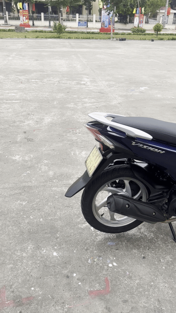 Honda Vision Xanh. Mua bán Xe máy tại Quận Liên Chiểu Đà Nẵng được đăng bởi Lê Sang hình 1
