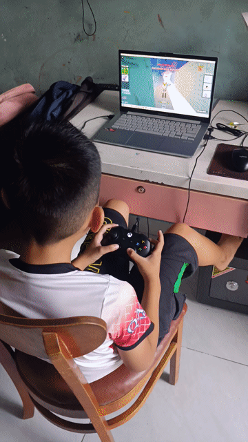 Tay cầm chơi game Xbox One Đen. Mua bán Thiết bị chơi game tại Huyện Bình Chánh Tp Hồ Chí Minh được đăng bởi Quốc Cường hình 1