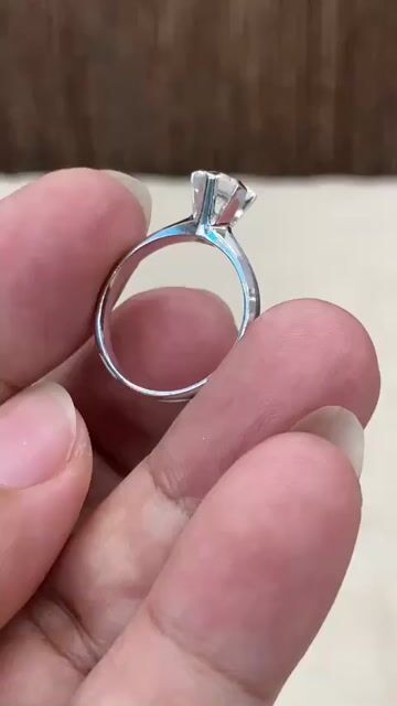 Nhẫn bạc Nữ, đính CZ chói loá, form cực sang. Mua bán Phụ kiện thời trang khác tại Quận 6 Tp Hồ Chí Minh được đăng bởi Hàng hiệu Secondhand hình 1