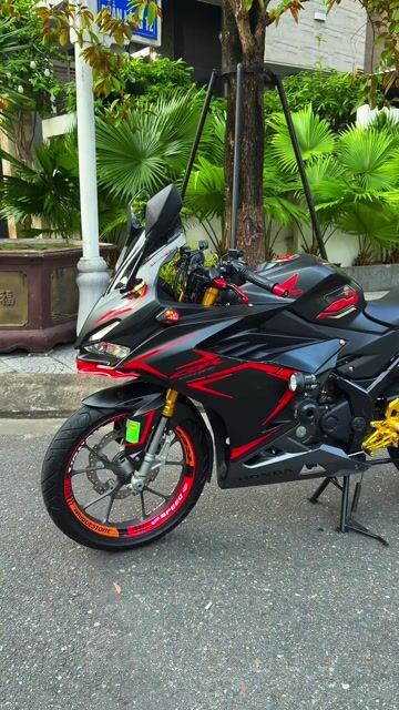 Honda CBR150R Đen đỏ. Mua bán Xe máy tại Quận Thanh Khê Đà Nẵng được đăng bởi Ku Tý hình 1