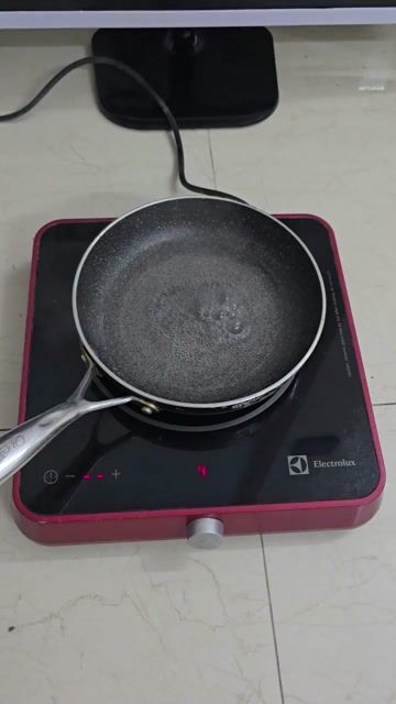 Bếp từ Electrolux ETD32R Đỏ. Mua bán Bếp, lò, đồ điện nhà bếp tại Quận Tây Hồ Hà Nội được đăng bởi Thắng Nguyễn hình 1