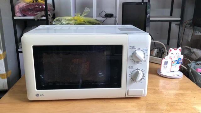 Lò vi sóng LG20l có nướng như mới. Mua bán Bếp, lò, đồ điện nhà bếp tại Quận Hoàng Mai Hà Nội được đăng bởi luat nguyen hình 1