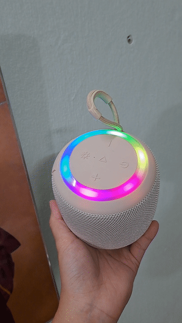 Loa Bluetooth Trắng Đèn LED USB Thẻ SD Mới. Mua bán Tivi, Âm thanh tại Quận Hải Châu Đà Nẵng được đăng bởi Nguyễn hoàng long hình 1