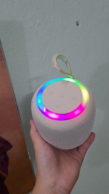 Loa Bluetooth Trắng Đèn LED USB Thẻ SD Mới. Mua bán Tivi, Âm thanh tại Quận Hải Châu Đà Nẵng được đăng bởi Nguyễn hoàng long hình 1